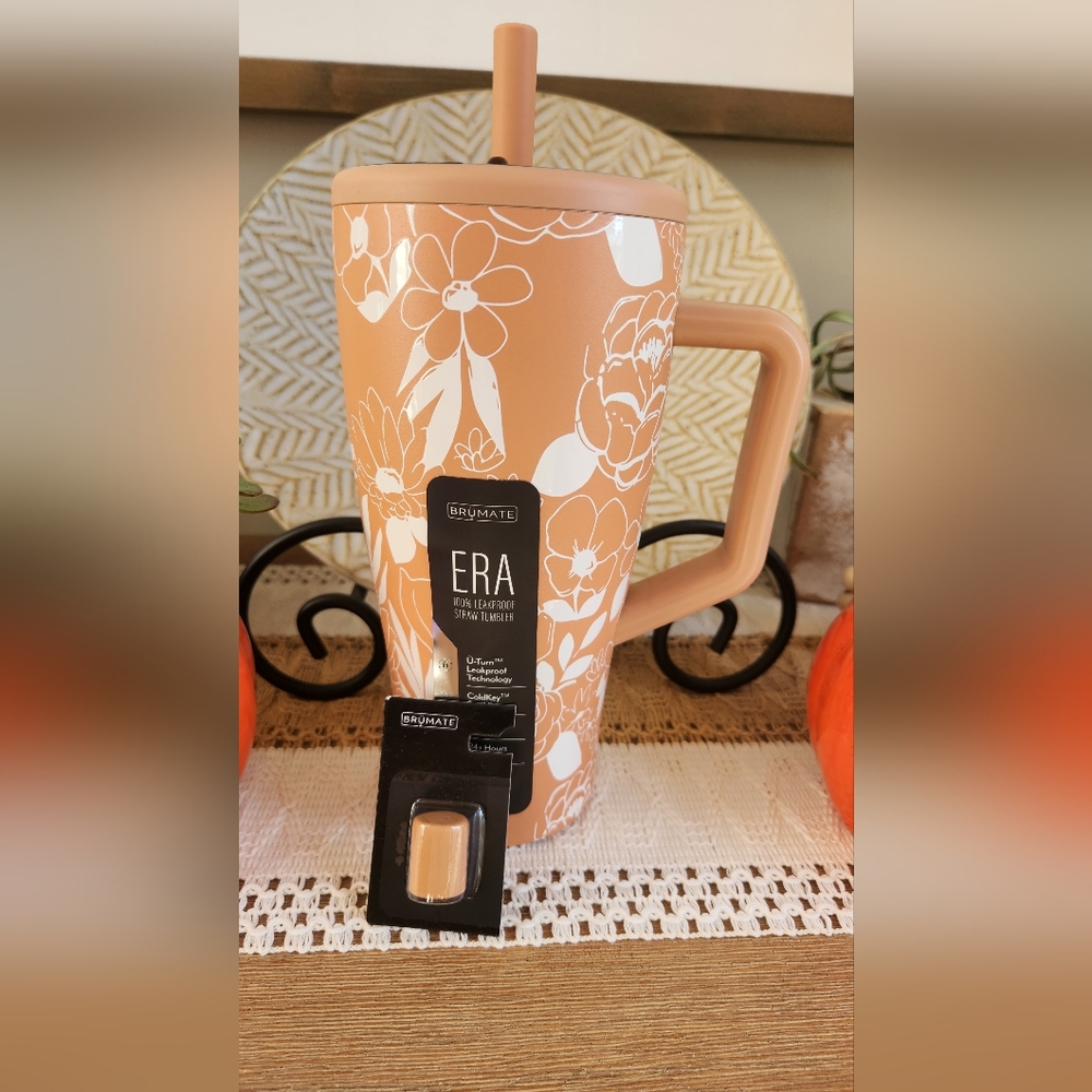Brumate Era 30oz Sandstone Bloom w/Magnetic Straw Cover